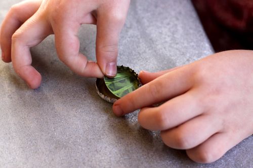 DIYbottlecapmagnet4 bottle cap magnets DIY