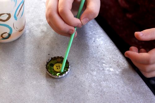 DIYbottlecapmagnet8 bottle cap magnets DIY